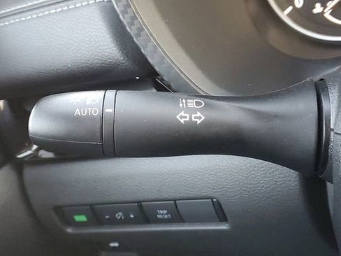 Used 2025 Nissan Sentra SV image 16