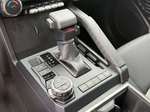 Used 2025 Toyota Tacoma TRD Off-Road image 20