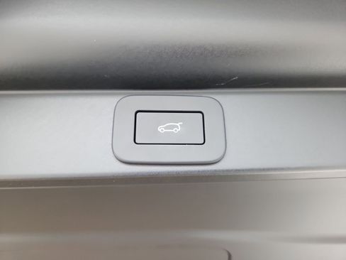 New 2025 Land Rover Range Rover Long Wheelbase SE AWD/4WD image 14