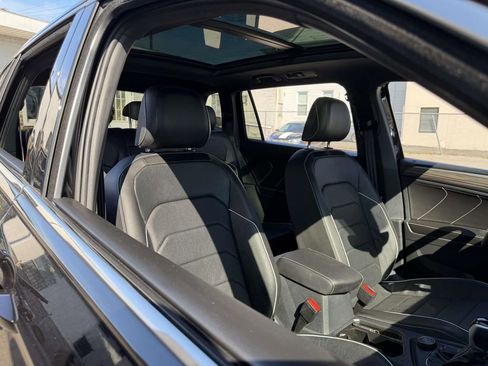 Used 2023 Volkswagen Tiguan SEL R-Line image 11