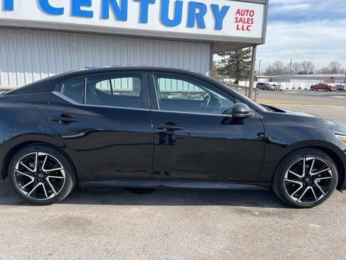 Used 2025 Nissan Sentra SR FWD image 13