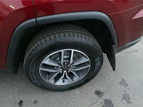 Used 2021 Jeep Grand Cherokee Limited image 30