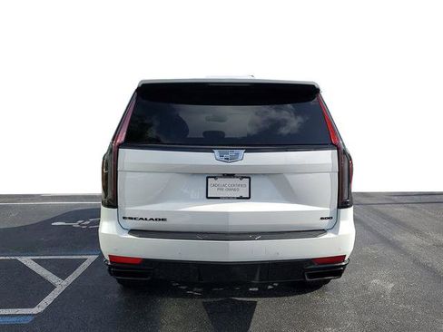 Certified 2023 Cadillac Escalade Sport Platinum w/ LPO, ONYX Package AWD/4WD image 4