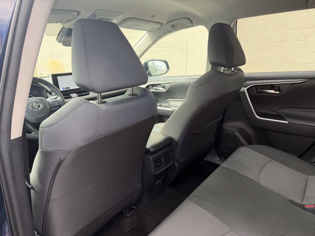 Used 2025 Toyota RAV4 XLE AWD/4WD image 24