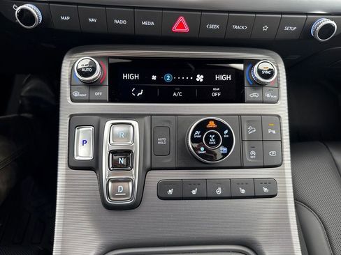 Used 2024 Hyundai Palisade Calligraphy image 19