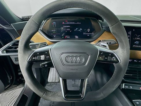 Used 2022 Audi e-tron GT Premium Plus image 19