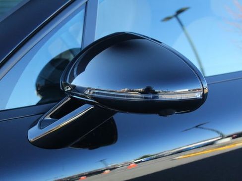 New 2026 Porsche Macan Base image 14