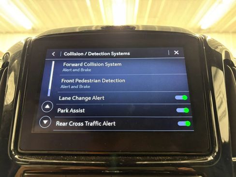 Used 2022 Chevrolet Traverse LT FWD image 79