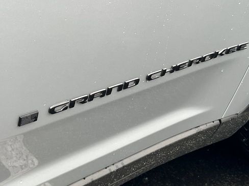 New 2025 Jeep Grand Cherokee 4WD image 26