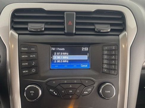 Used 2022 Ford Escape SE w/ SE Sport Appearance Package image 40