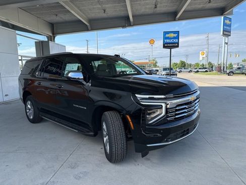 New 2025 Chevrolet Suburban Premier image 3