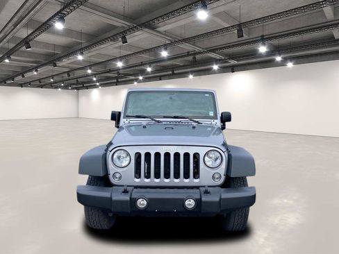 Used 2018 Jeep Wrangler Unlimited Sport w/ Connectivity Group image 2