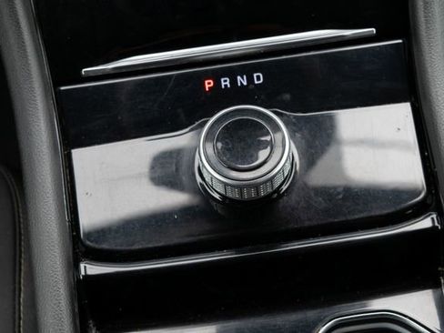 Used 2023 Jeep Grand Cherokee Laredo image 32