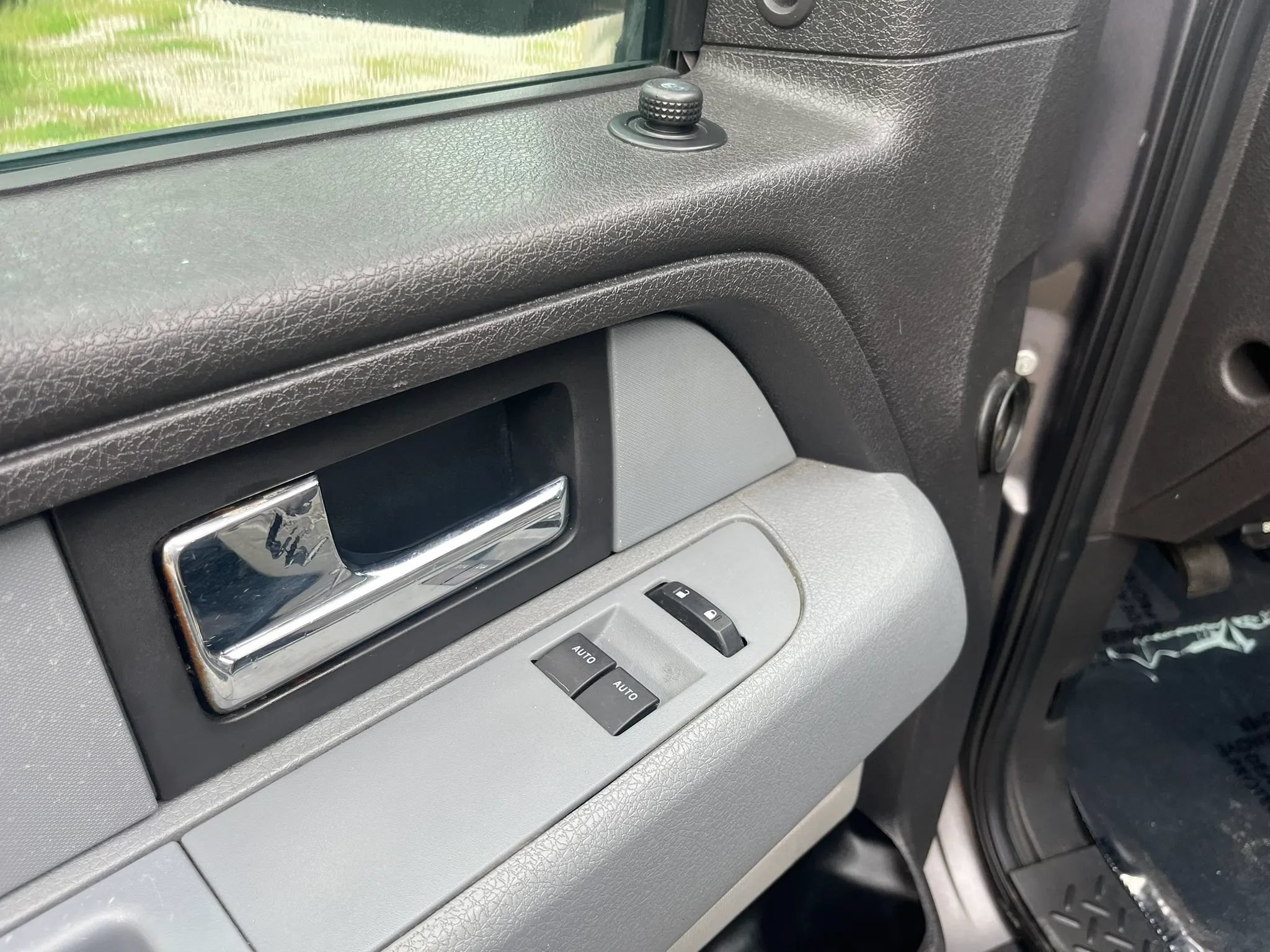 Used 2012 Ford F150 STX w/ Communications Pkg RWD image 14