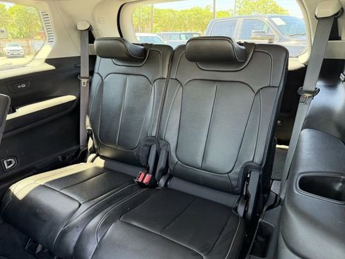 Used 2024 Jeep Grand Cherokee L Limited w/ Black Appearance Package image 19