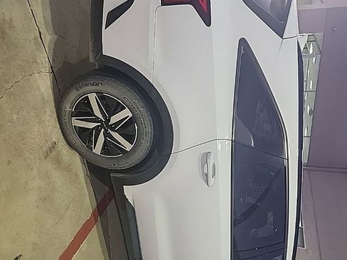 Used 2022 Kia Sorento EX image 13