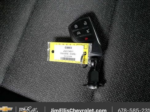 Certified 2025 Chevrolet Traverse LT FWD image 24