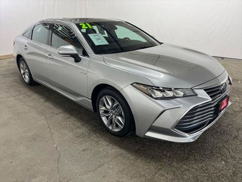 Certified 2021 Toyota Avalon XLE w/ Moonroof Package FWD image 1