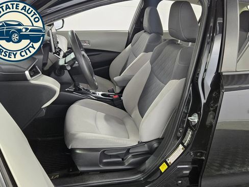 Used 2021 Toyota Corolla LE w/ LE Convenience Package FWD image 22