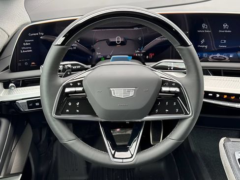 New 2027 Cadillac Optiq Luxury w/ LPO, Floor Liner Package AWD/4WD image 21