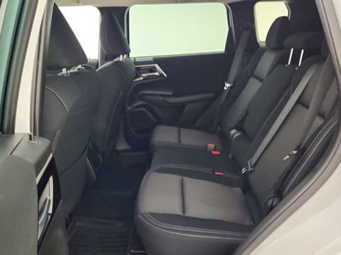 Used 2023 Mitsubishi Outlander ES FWD image 19