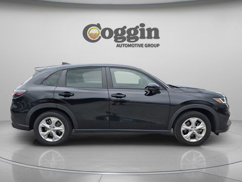 Certified 2023 Honda HR-V LX image 7