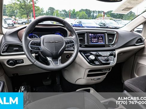 Used 2023 Chrysler Voyager LX FWD image 29