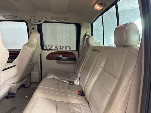 Used 2005 Ford F250 Lariat image 13