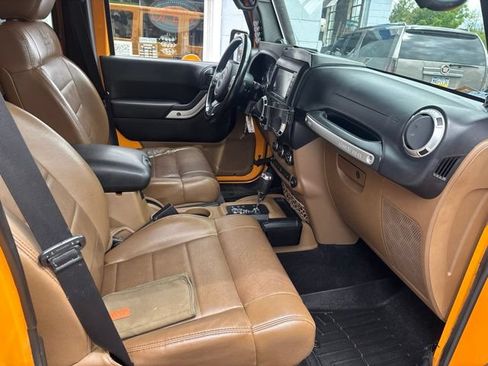 Used 2012 Jeep Wrangler Unlimited Sahara w/ Dual Top Group AWD/4WD image 9
