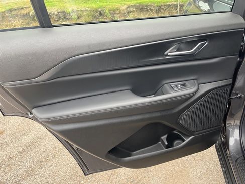 New 2025 Jeep Grand Cherokee L Laredo image 16