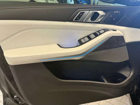 Used 2024 BMW X7 xDrive40i w/ Premium Package AWD/4WD image 53