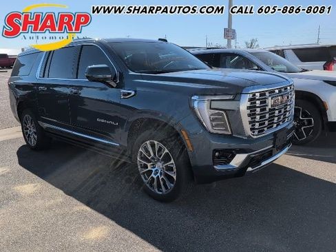 Used 2025 GMC Yukon XL Denali w/ Sun & Power Step Package AWD/4WD image 1