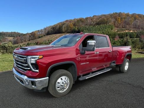 Used 2025 Chevrolet Silverado 3500 LTZ w/ LTZ Plus Package image 3