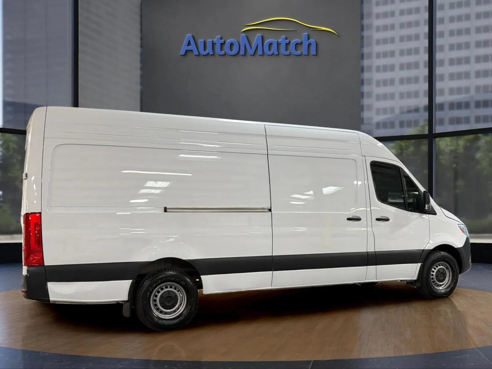 Used 2025 Mercedes-Benz Sprinter 2500 image 11