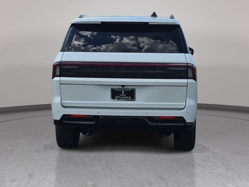 New 2026 Lincoln Navigator L Reserve AWD/4WD image 6