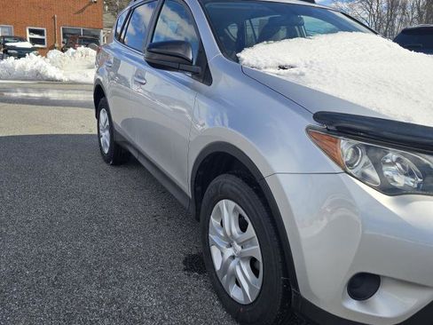 Used 2013 Toyota RAV4 LE image 3