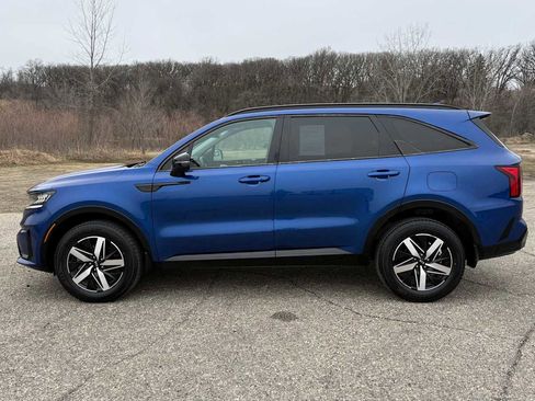 Used 2021 Kia Sorento EX w/ Panoramic Sunroof Package AWD/4WD image 6