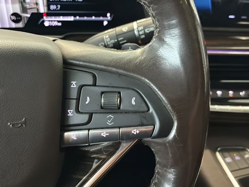 Used 2022 Cadillac Escalade Sport RWD image 36