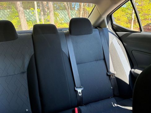 Used 2025 Nissan Versa SV FWD image 38