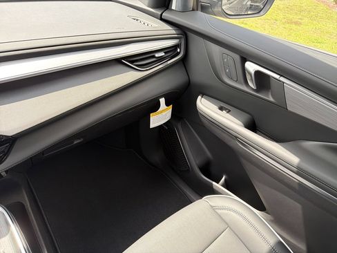 New 2026 Buick Enclave Preferred FWD image 17