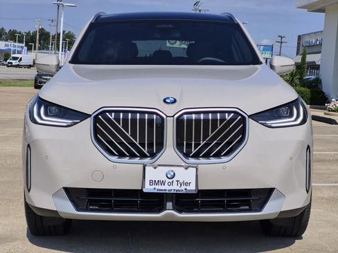Used 2025 BMW X3 xDrive30i w/ Premium Package AWD/4WD image 2