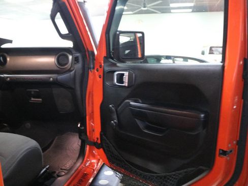 Used 2019 Jeep Wrangler Unlimited Sport image 30