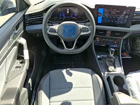New 2026 Volkswagen Jetta SE FWD image 7