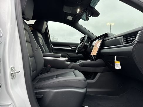 Used 2026 GMC Terrain Elevation w/ Elevation Premium Package image 28