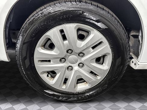 Used 2019 Dodge Grand Caravan SE w/ UConnect Hands-Free Group image 38