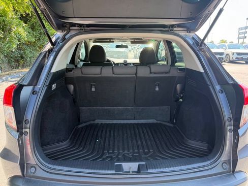 Used 2019 Honda HR-V LX image 4