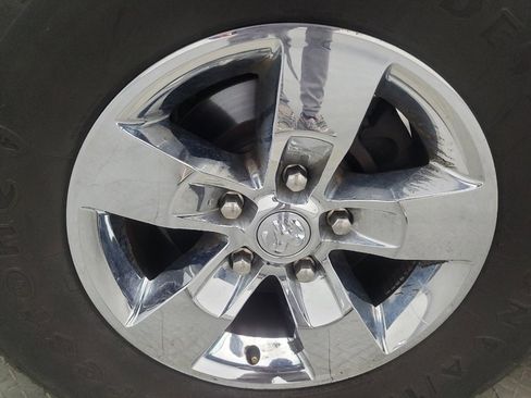 Used 2020 RAM 1500 Classic SLT image 31