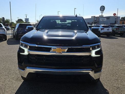 Used 2023 Chevrolet Silverado 1500 LT AWD/4WD image 2
