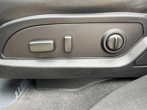 Used 2015 GMC Acadia Denali image 15