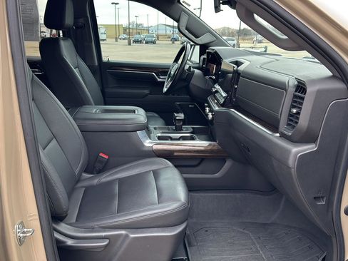 Used 2022 GMC Sierra 1500 Elevation w/ Elevation Premium Package image 27